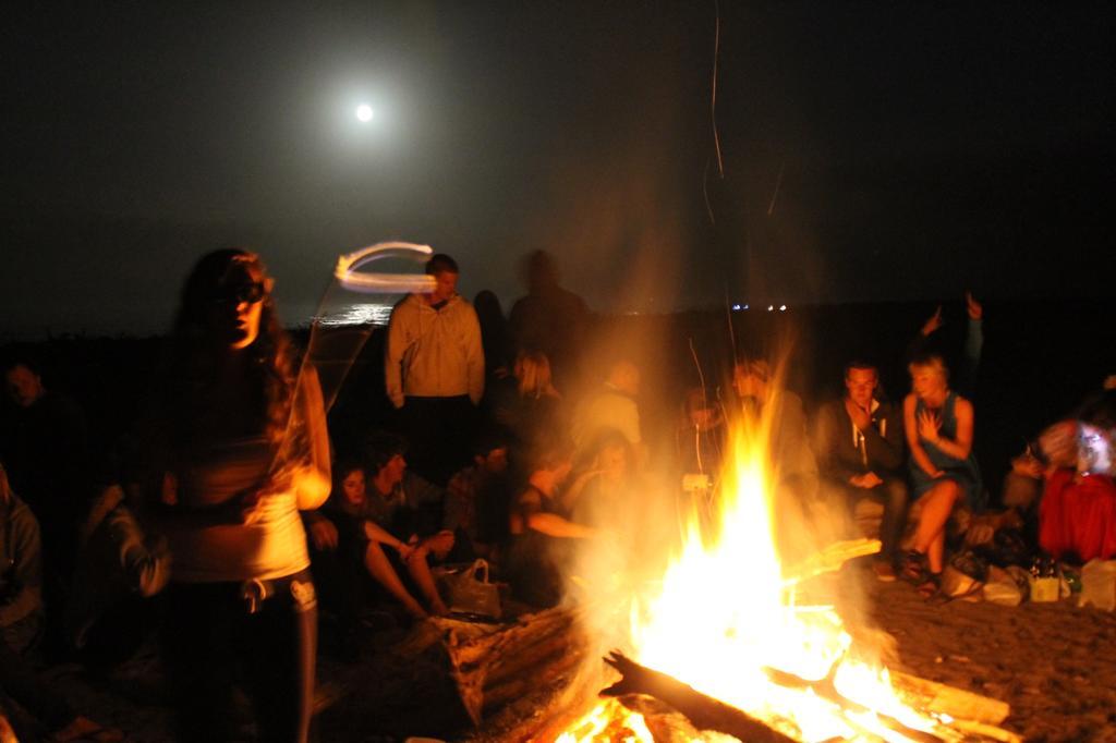 Bazil'S Backpackers Bbh Hostel & Surf School 韦斯特波特 外观 照片