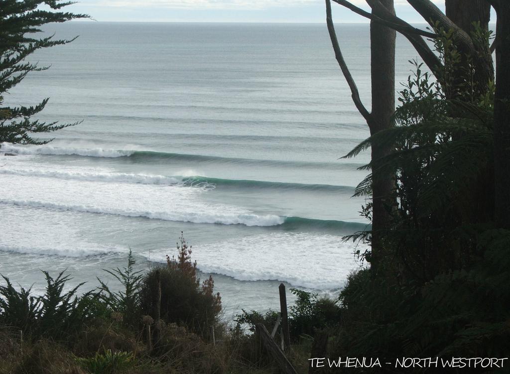 Bazil'S Backpackers Bbh Hostel & Surf School 韦斯特波特 外观 照片