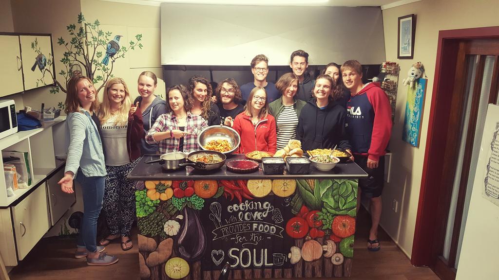 Bazil'S Backpackers Bbh Hostel & Surf School 韦斯特波特 外观 照片
