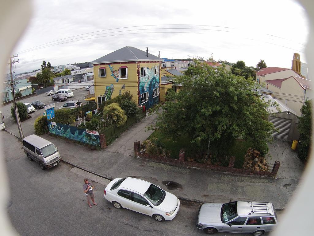 Bazil'S Backpackers Bbh Hostel & Surf School 韦斯特波特 外观 照片